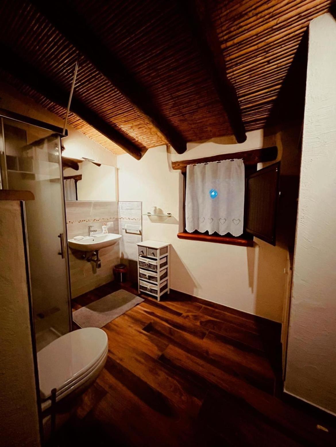 Ovostolai Cottage Fonni Buitenkant foto