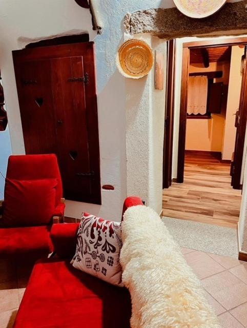Ovostolai Cottage Fonni Buitenkant foto