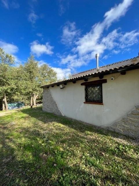 Ovostolai Cottage Fonni Buitenkant foto