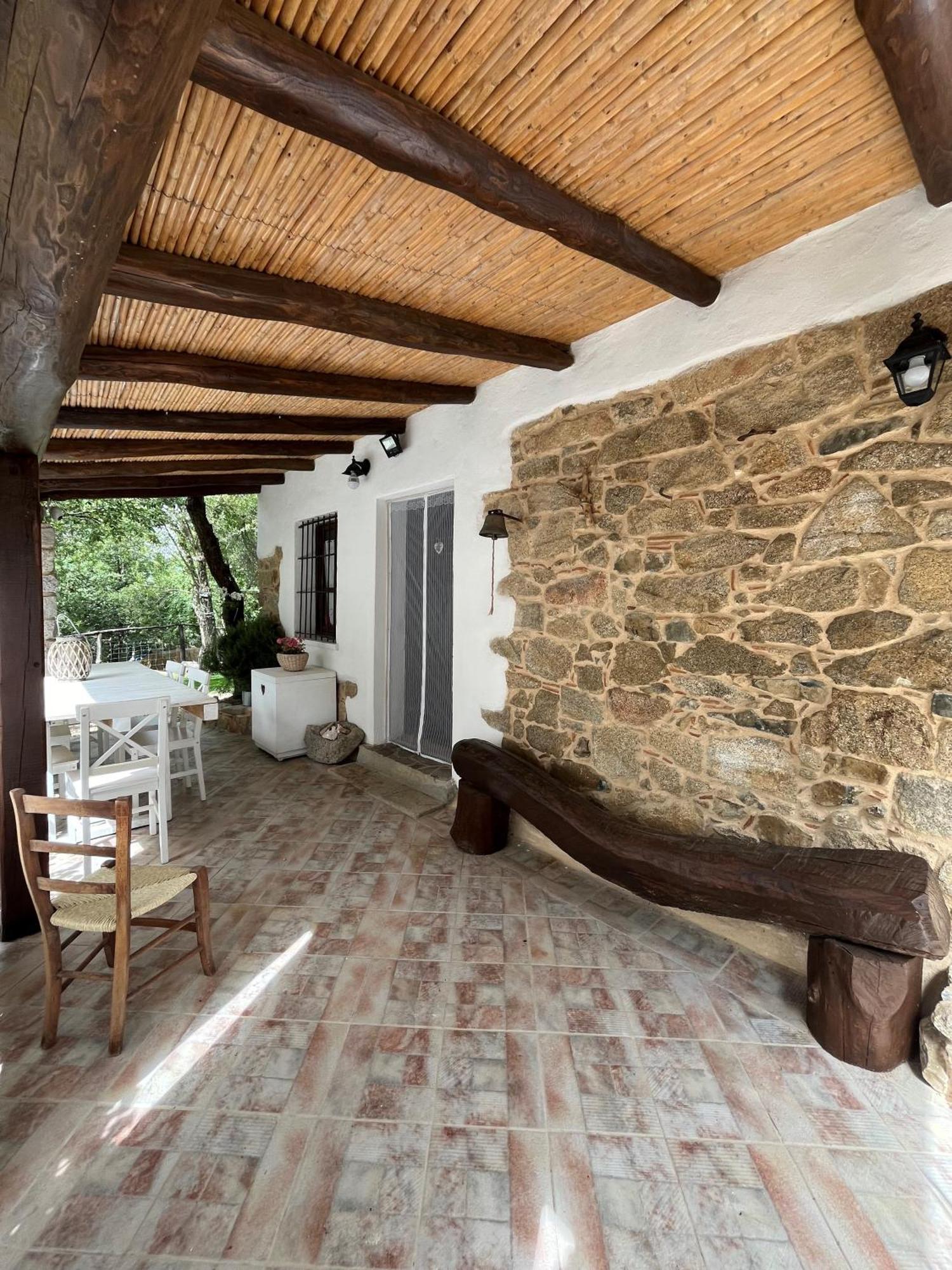 Ovostolai Cottage Fonni Buitenkant foto